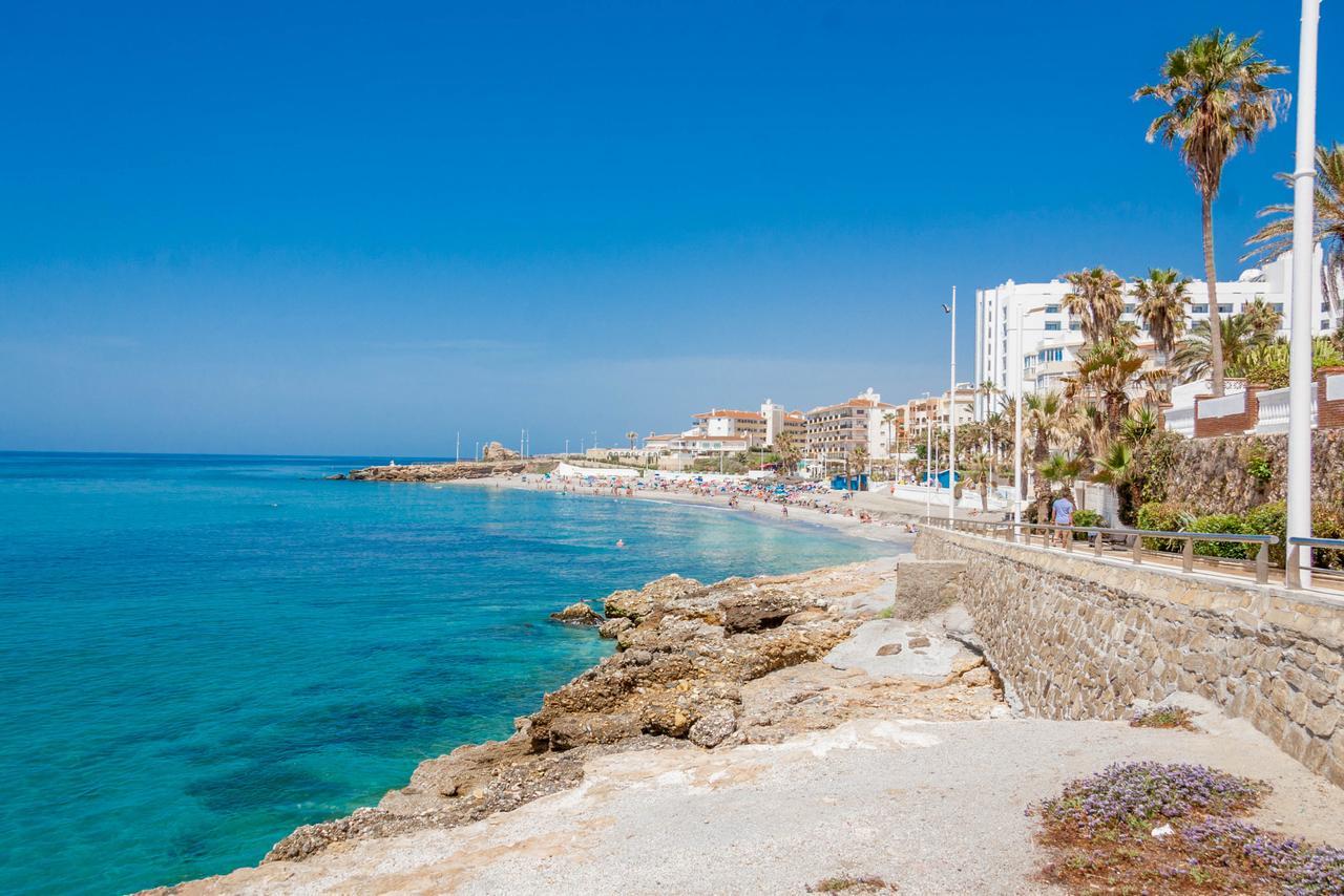 Apartamentos Nerja Medina Canovas Quarto foto